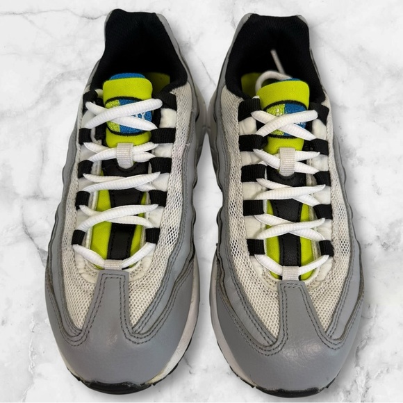 Kids Nike Air Max 95 size 3Y - Picture 2 of 7